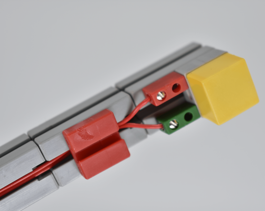 Detail of wire routing for fischertechnik light